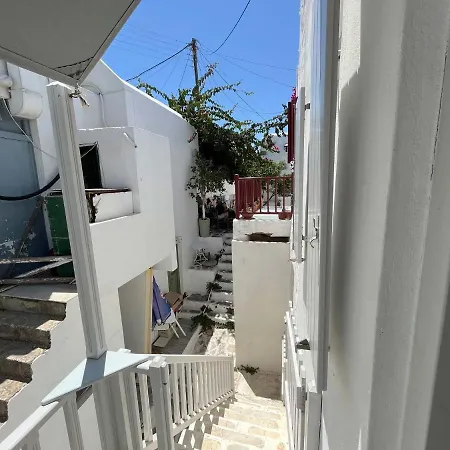 Cycladic Modern In The Heart Of Parikia アパート パロス島
